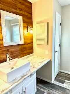 Building Photo - Four Bedroom Two Bath Home In the Prime of Chesterfield