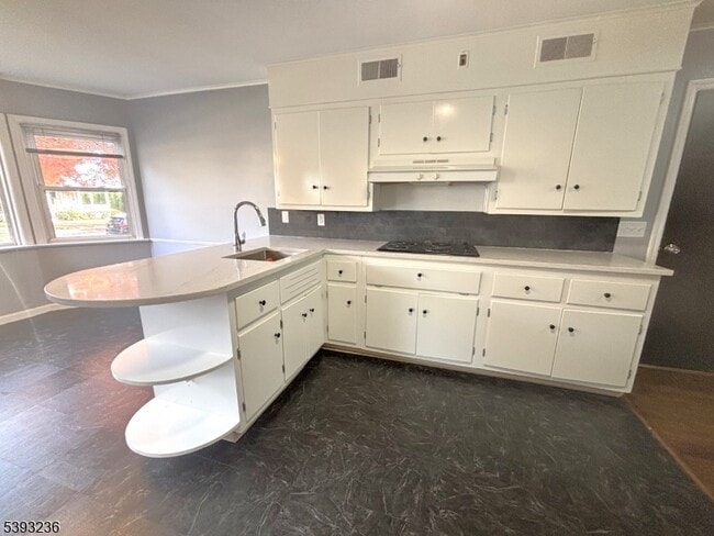 Building Photo - 130 Arlington Ave