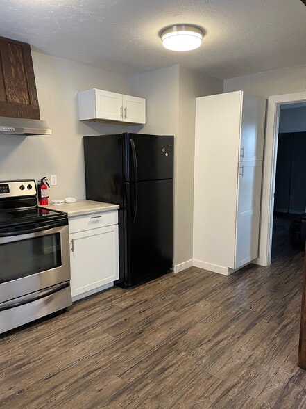 Building Photo - 209 W Barnes Rd