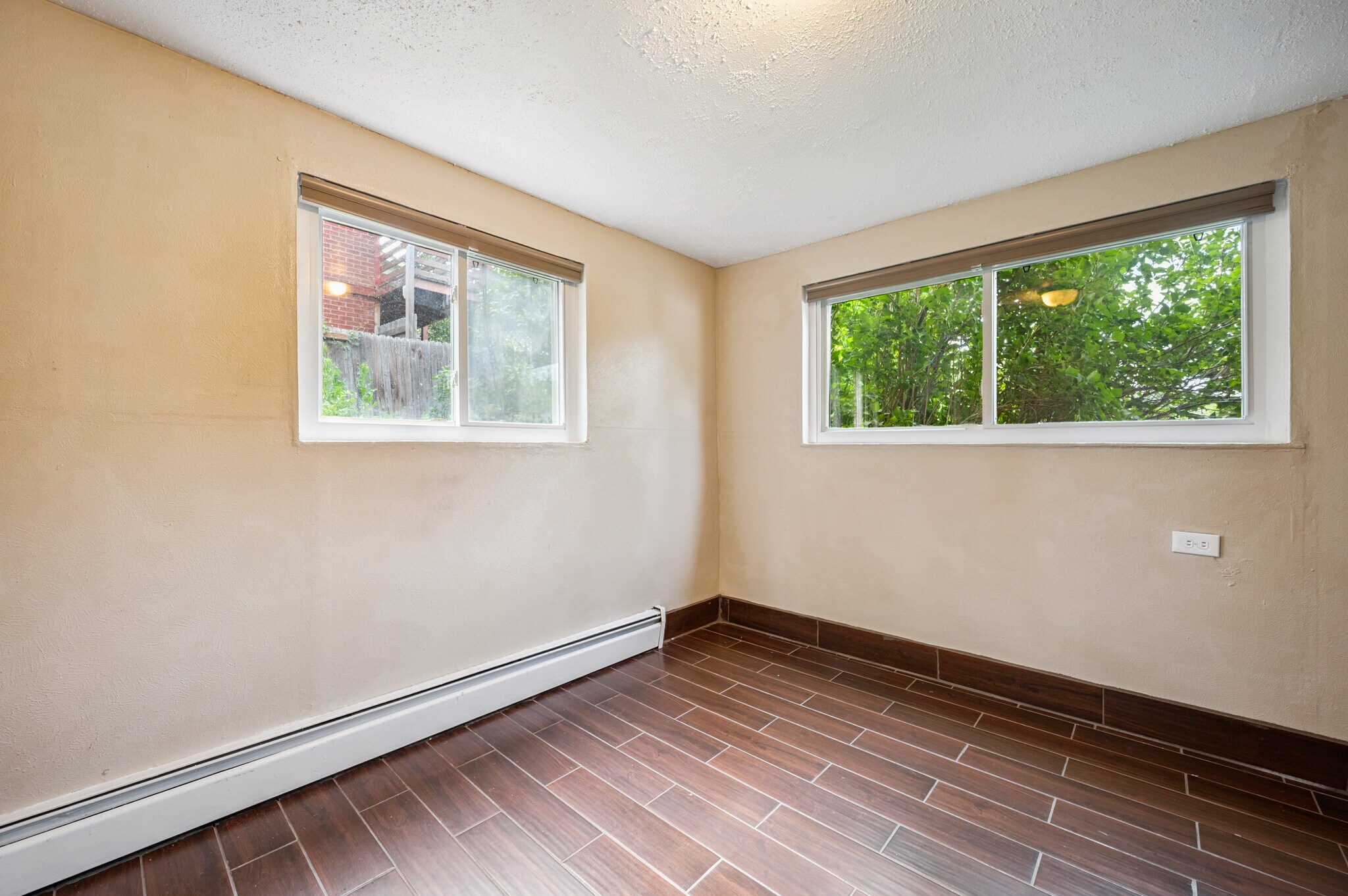 Lower Bd # 3 (no closet) - 10280 W 12th Ave