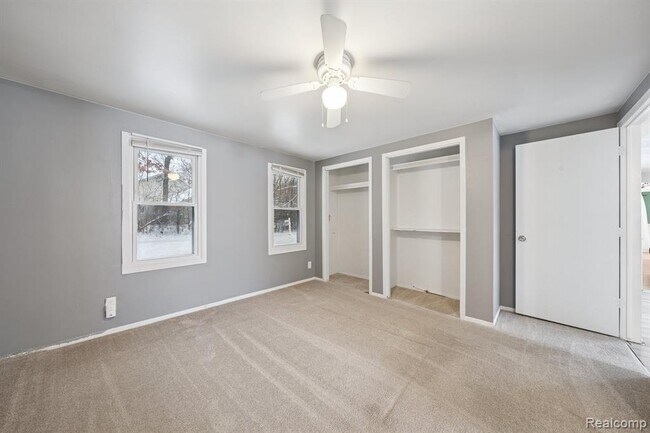 Building Photo - 2266 Newberry Rd