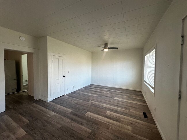 Building Photo - 3 bedroom 1 bath house