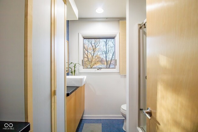 Building Photo - 10327 Orchard Way