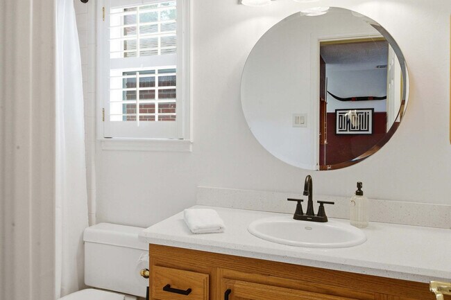 Building Photo - 2002 Chittim Trail Dr