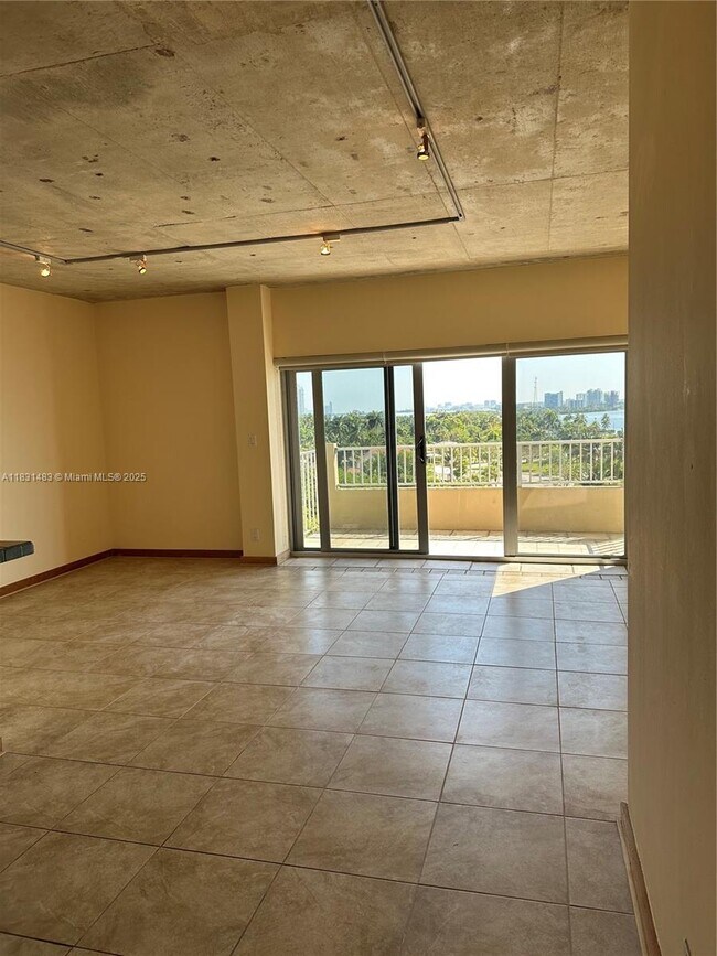Building Photo - 880 NE 69th St