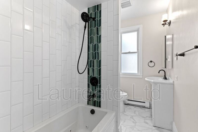 Building Photo - 1152 Emerson St