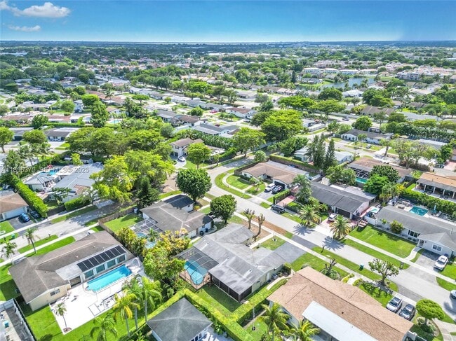 Building Photo - 7621 SW 146th Ave