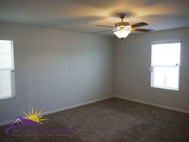 Building Photo - Modern Two-Story 4 Bed 2.5 Bath 1,807 sqft...