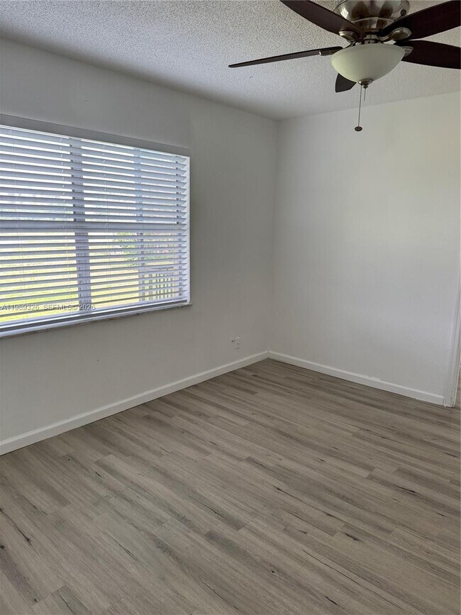 Building Photo - 6301 N Falls Cir Dr