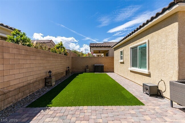 Building Photo - 10743 Skye Lily Ave