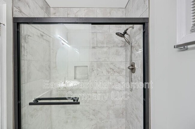 Building Photo - 2417 Maryland Ave