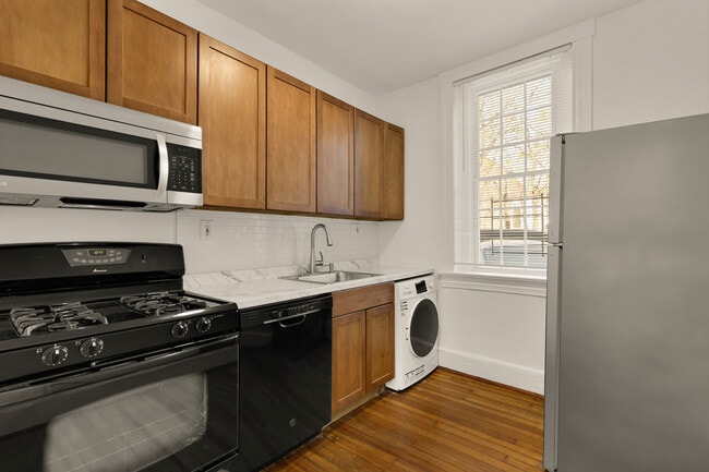 Unit 103 - 115 S Patrick St