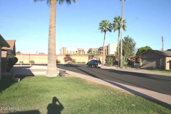 Building Photo - 8750 E Plaza Ave