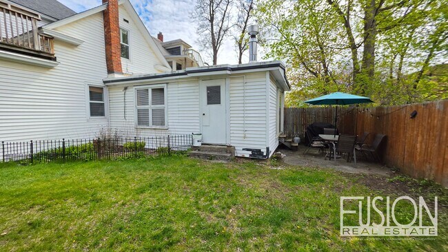 Building Photo - 56 Platt St