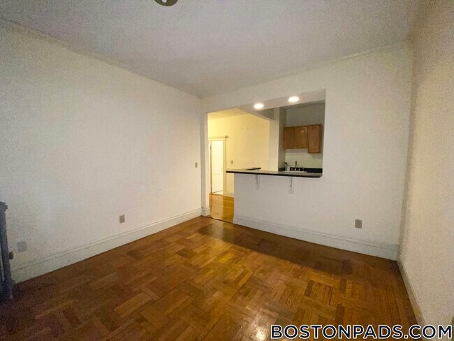 Building Photo - 40 Queensberry St