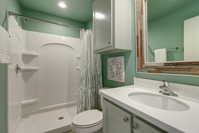 Building Photo - 1924 Eleventh St