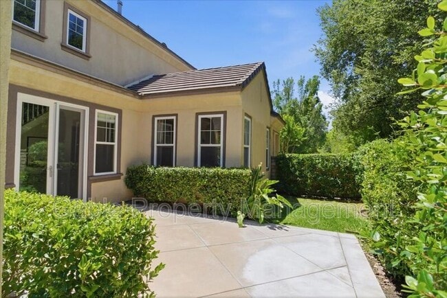 Building Photo - 26882 Greenleaf Ct