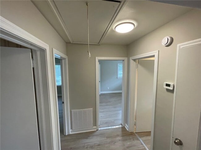 Building Photo - 4555 Hillpine Rd