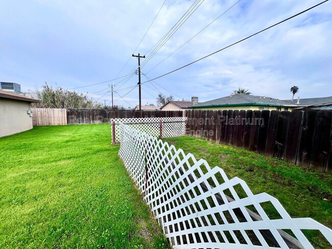 Building Photo - 3338 N Purdue Ave