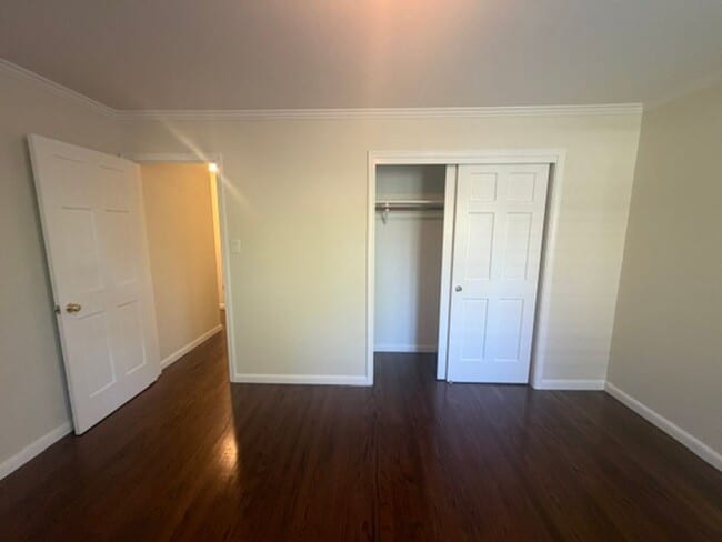 Building Photo - 1227 Nadina St