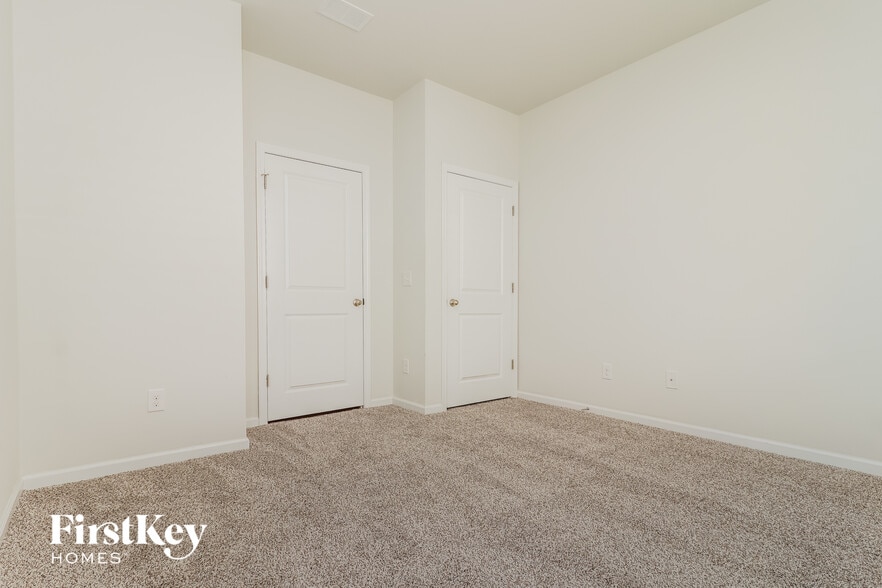 Building Photo - 544 Wayton Cir