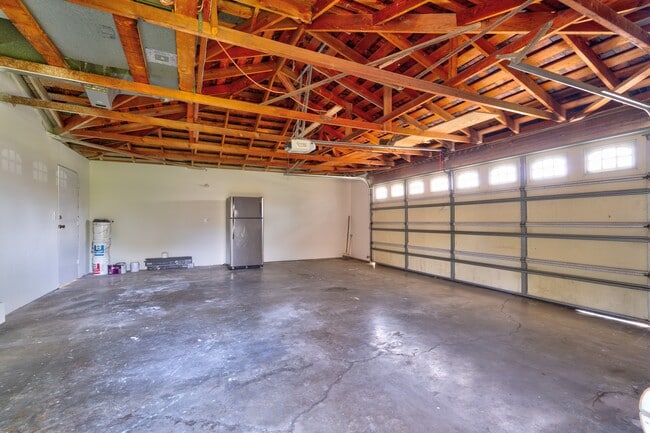 Building Photo - 8311 Raintree Ave