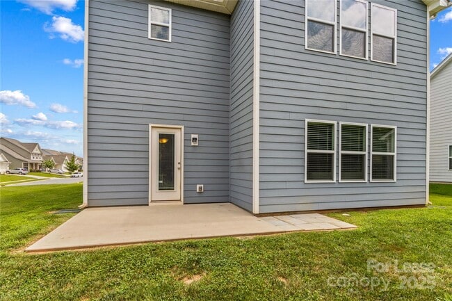 Building Photo - 129 Canada Dr