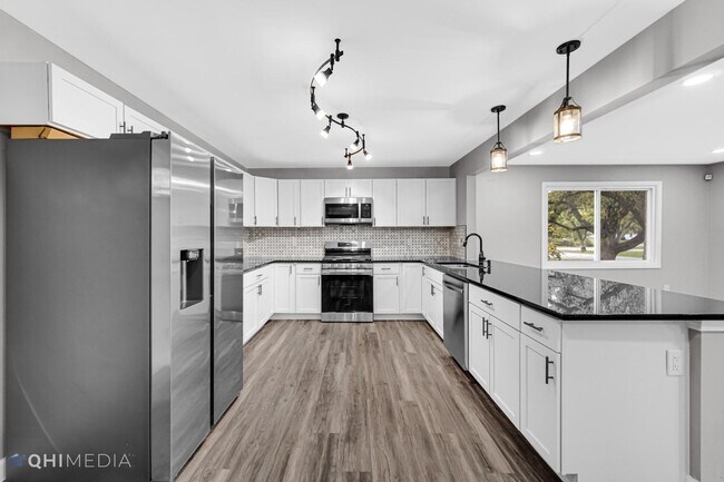 Building Photo - 7080 Delaware St