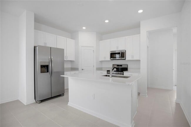 Building Photo - 714 Squire Ave