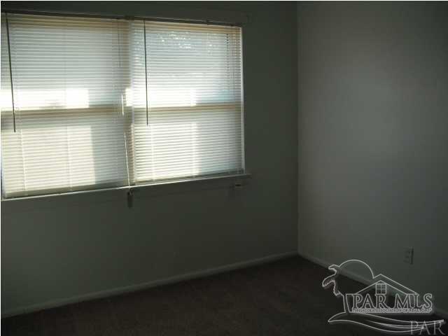 Building Photo - 701 E Montclair Rd