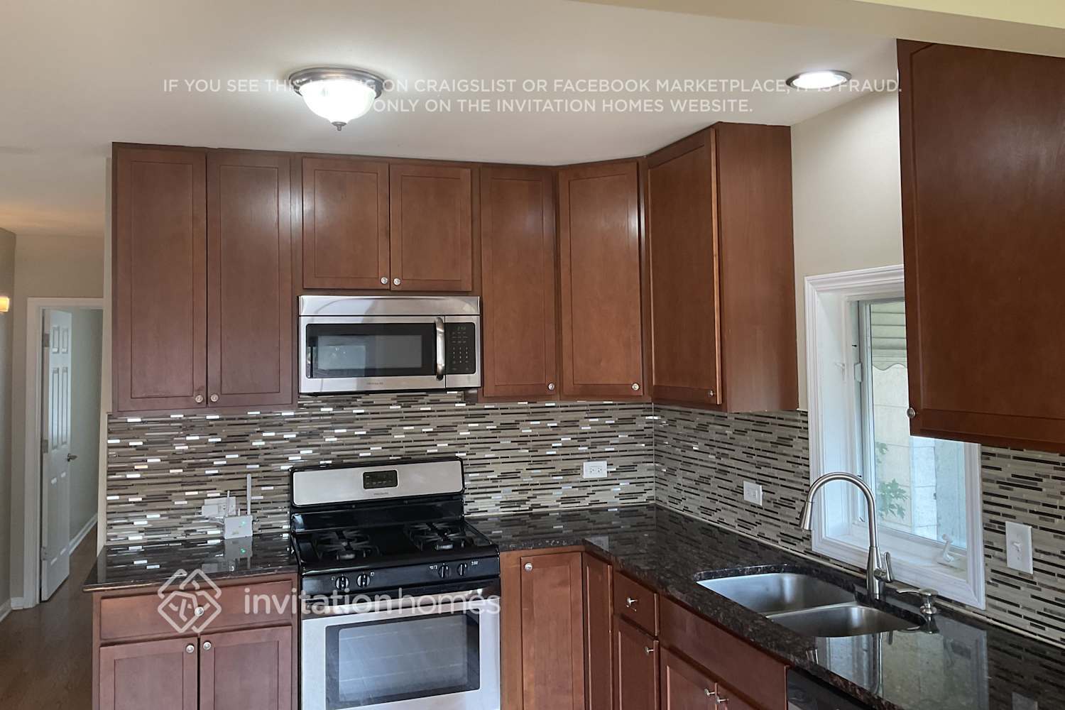 Building Photo - 2418 N 75th Ct