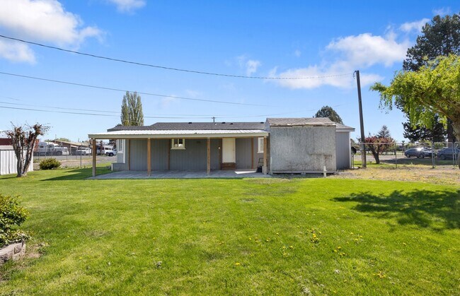 Building Photo - 614 S Andes Rd