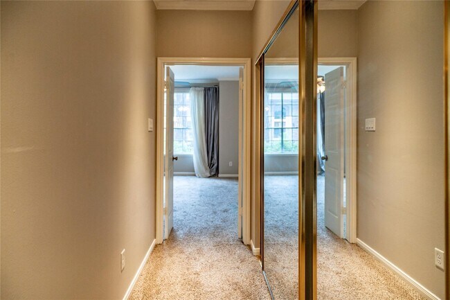 Building Photo - 3523 Ashlock Dr