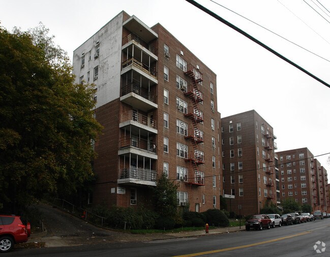 204 Valentine Ln - 200 Valentine Ln