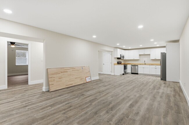 Building Photo - 6008 Champion Rd