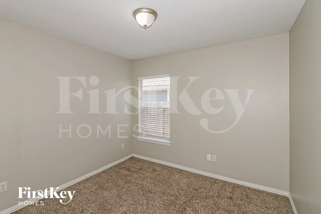 Building Photo - 15814 Stiller Park Dr