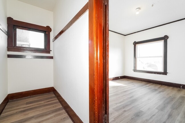 Building Photo - Charming Updated North Everett Craftsman Home w/ ADU Disclosure + Utility Credit