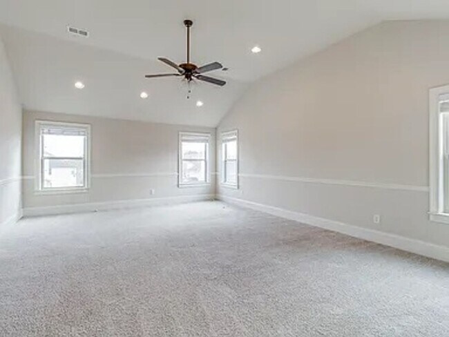 Building Photo - 12 Hillfoots Ct