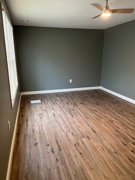 master bedroom - 6435 Myron Ave