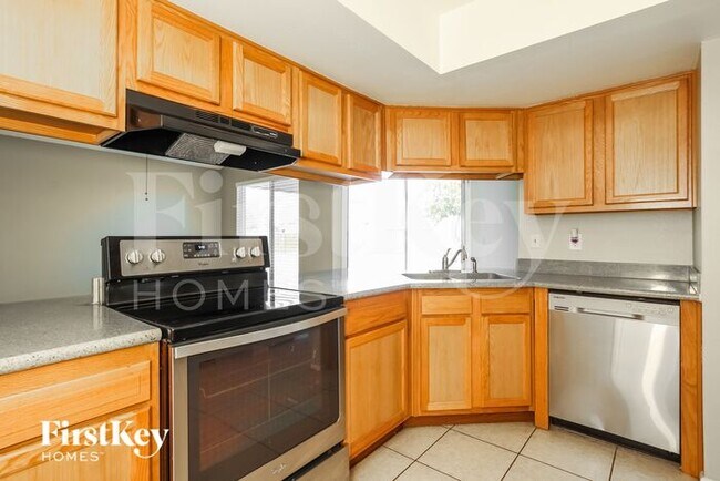 Building Photo - 11226 N 67th Dr