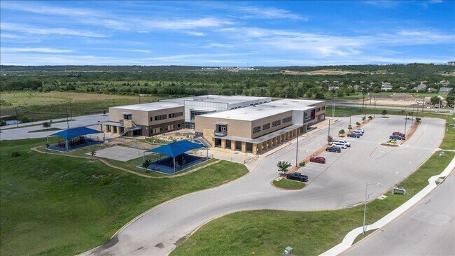 Building Photo - 11905 Paseo de los Lagos Ln