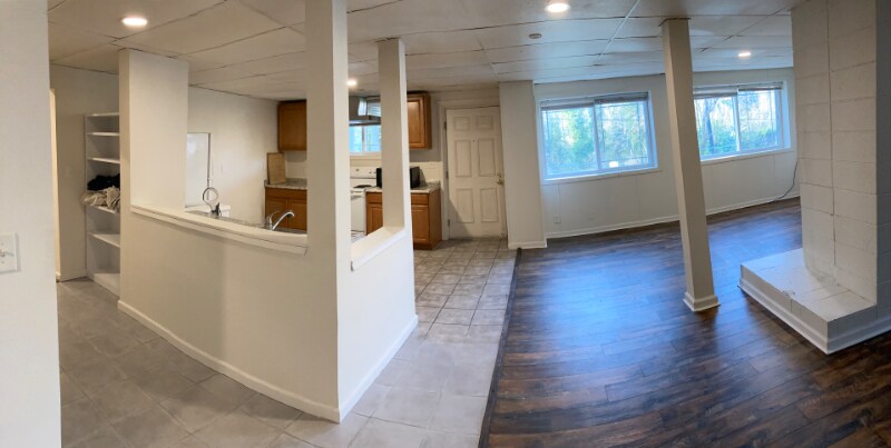 Building Photo - 817 S 140th St