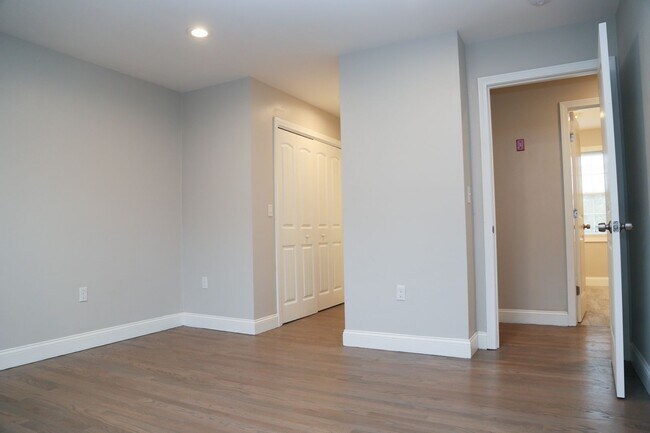 Building Photo - Newly Built 6br/3ba- Steps away from PC!