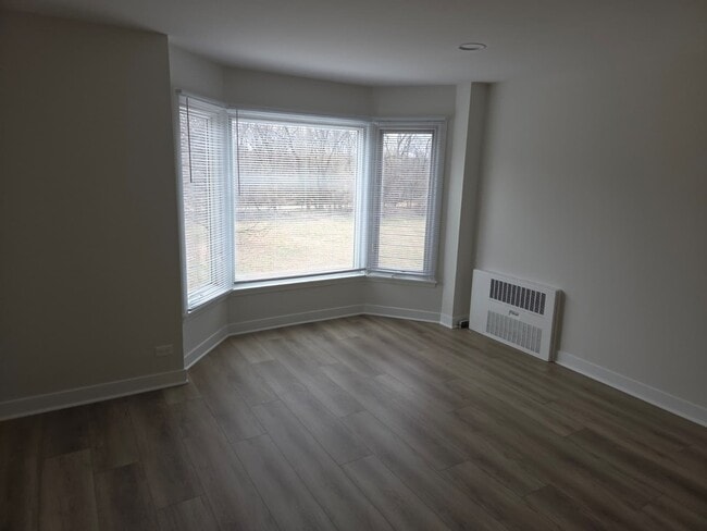 Building Photo - 400 Thames Pkwy