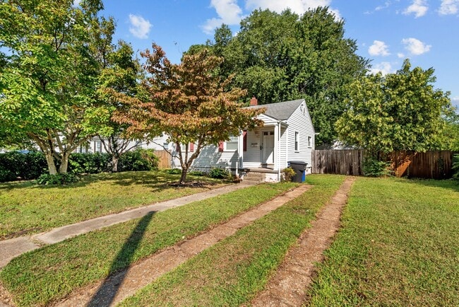 Building Photo - 3002 Woodrow St