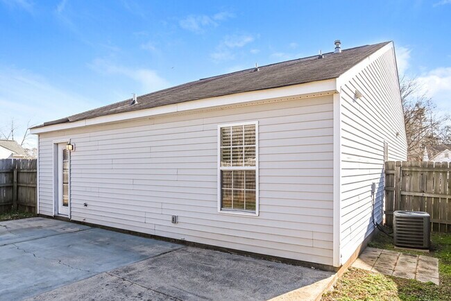 Building Photo - 1007 Kansas City Dr