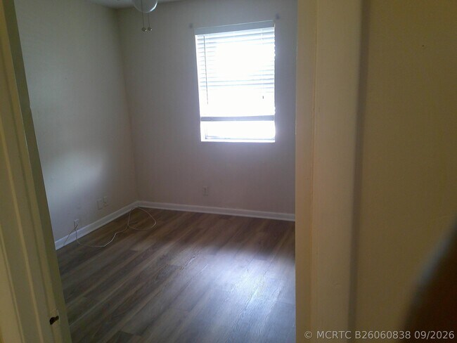 Building Photo - 4291 Coral Springs Dr