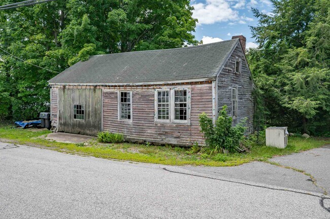 Building Photo - 4 Wheat Ln
