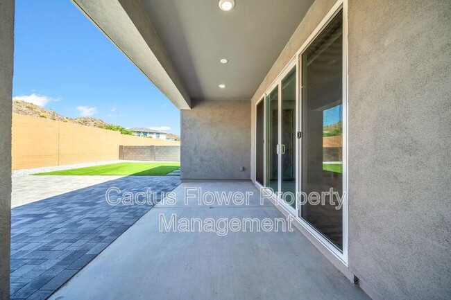 Building Photo - 6946 W Buckhorn Trail