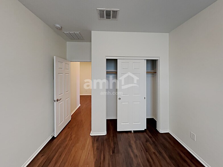 Building Photo - 1688 E Primavera Way